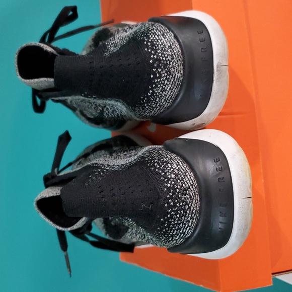 Nike Free RN Flyknit Black and White Sneakers Men 9.5 w/box main image 13